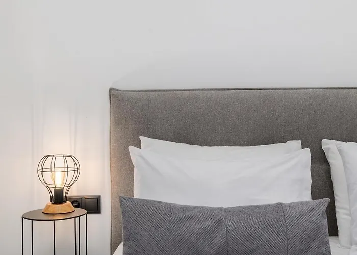 Apartment Calm Chaos 3 *